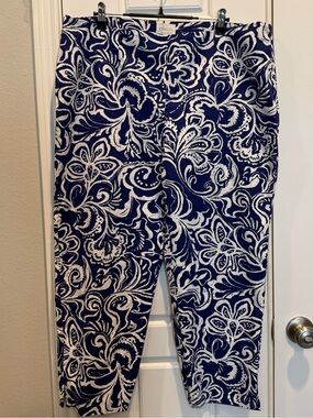 Chico's Navy and White Floral Crop Pants Size 2.5